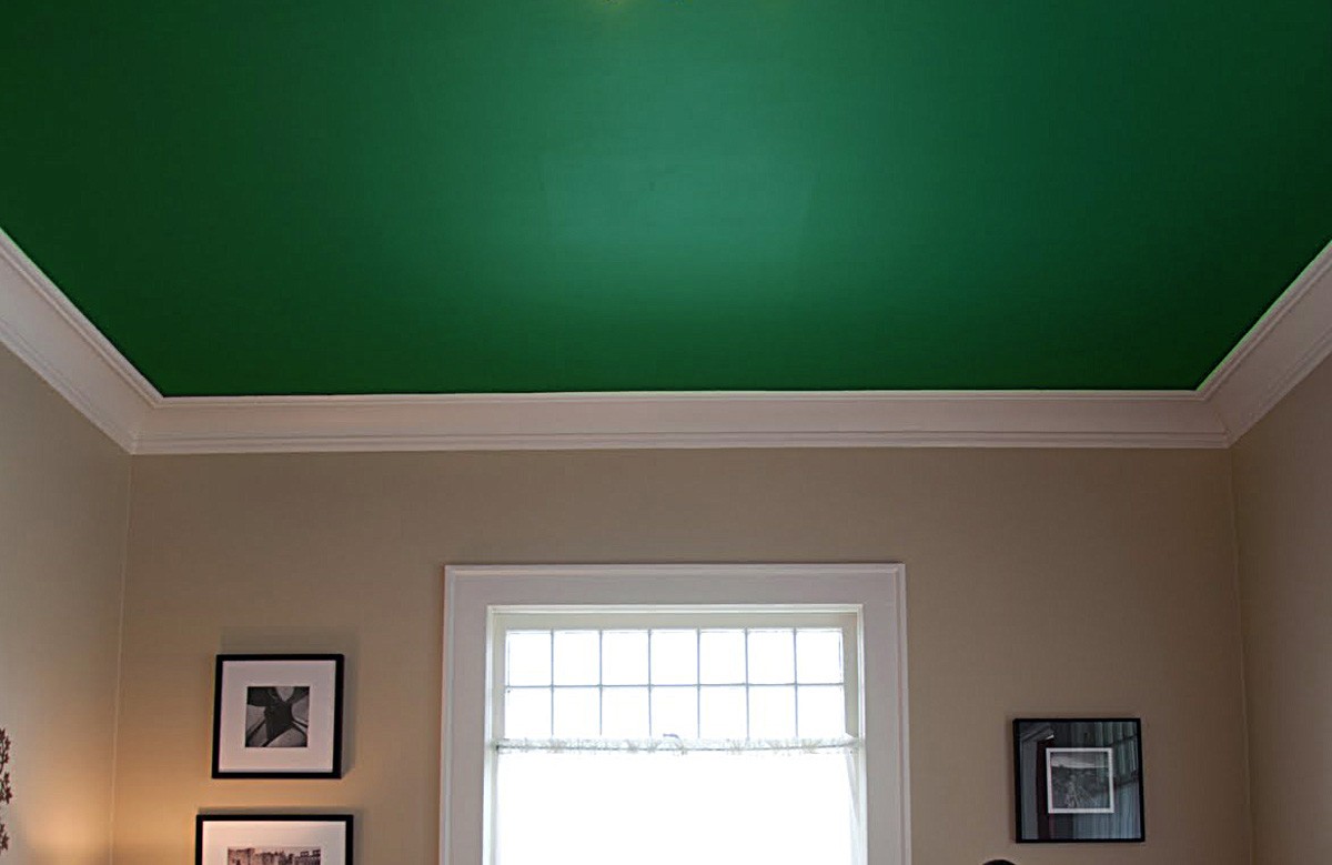 Зелёный матовый натяжной потолок