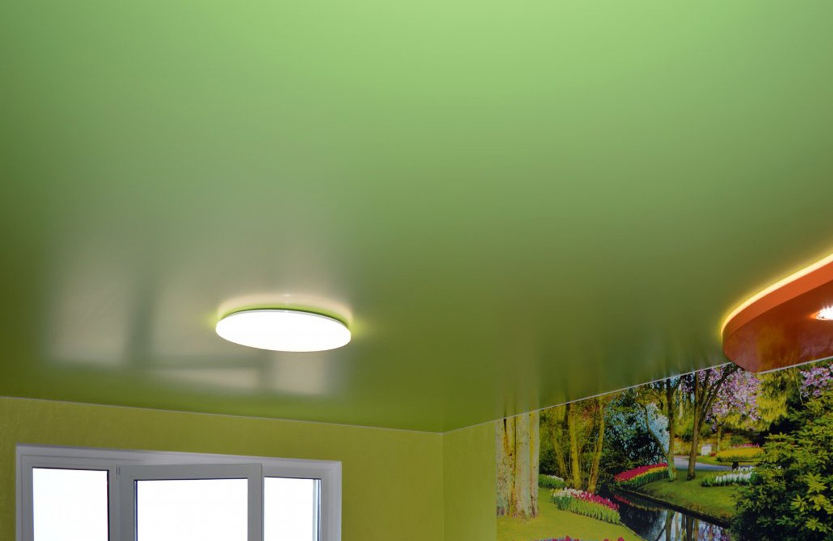 Зелёный сатиновый натяжной потолок